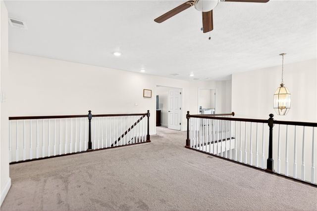 1055 Livorno Dr, Collier Twp, PA 15071