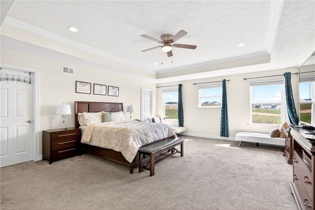 1055 Livorno Dr, Collier Twp, PA 15071
