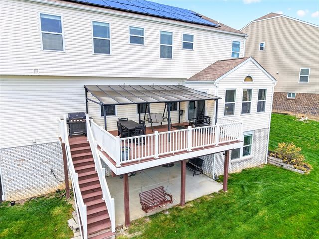 1055 Livorno Dr, Collier Twp, PA 15071