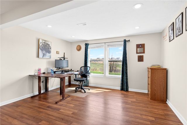 1055 Livorno Dr, Collier Twp, PA 15071