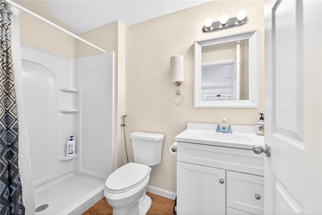 1055 Livorno Dr, Collier Twp, PA 15071