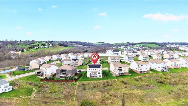 1055 Livorno Dr, Collier Twp, PA 15071
