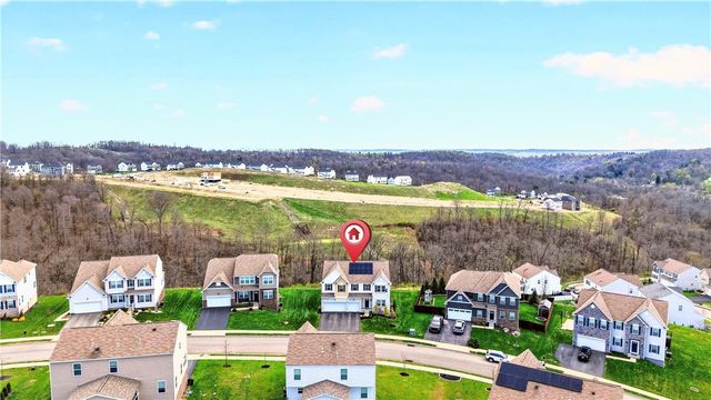1055 Livorno Dr, Collier Twp, PA 15071