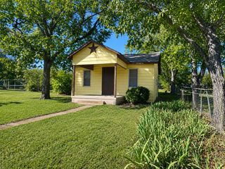 201 N Las Vegas Trail, White Settlement, TX 76108