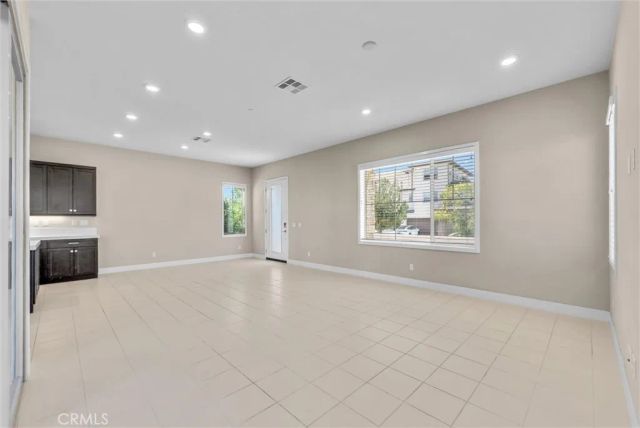 128 Character, Irvine, CA 92618