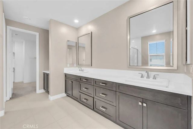128 Character, Irvine, CA 92618