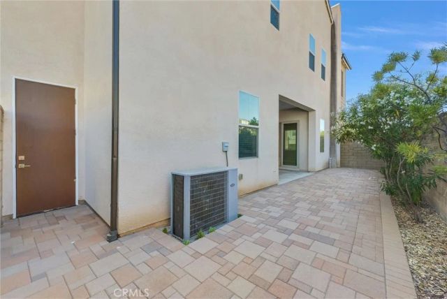 128 Character, Irvine, CA 92618