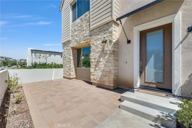 128 Character, Irvine, CA 92618