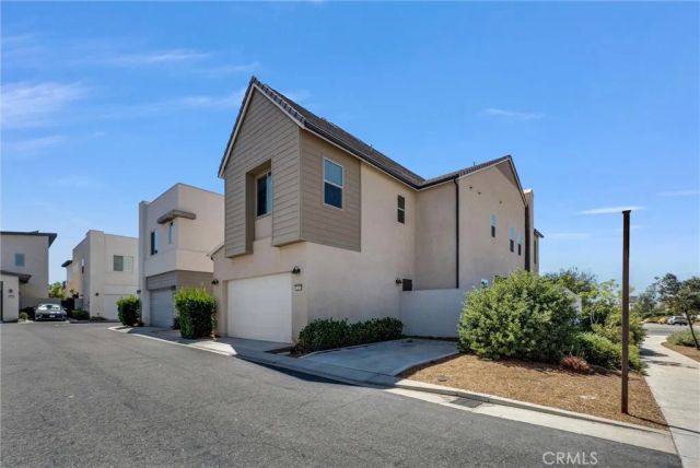 128 Character, Irvine, CA 92618