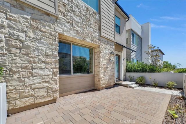 128 Character, Irvine, CA 92618
