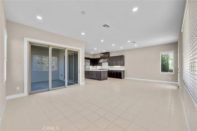 128 Character, Irvine, CA 92618