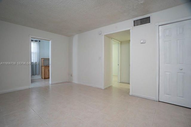 606 W 81st St 111, Hialeah, FL 33014