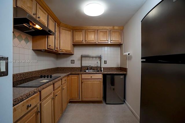 606 W 81st St 111, Hialeah, FL 33014