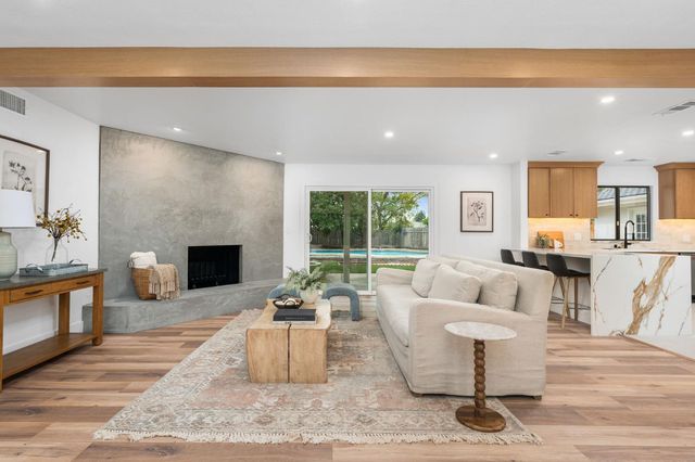 11208 N Fowler Avenue, Clovis, CA 93619