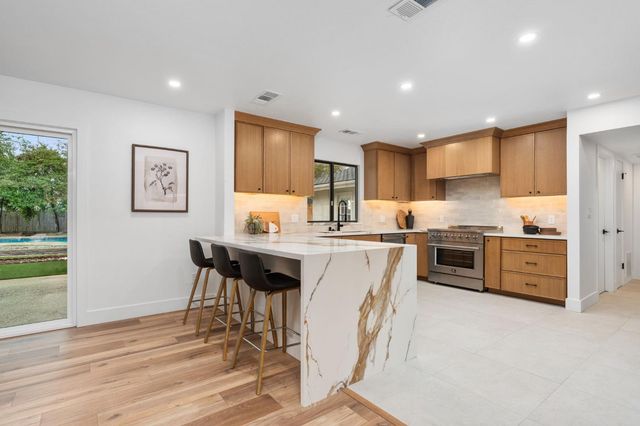 11208 N Fowler Avenue, Clovis, CA 93619