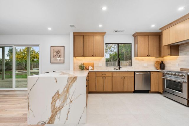 11208 N Fowler Avenue, Clovis, CA 93619