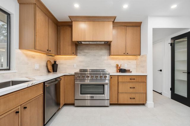 11208 N Fowler Avenue, Clovis, CA 93619