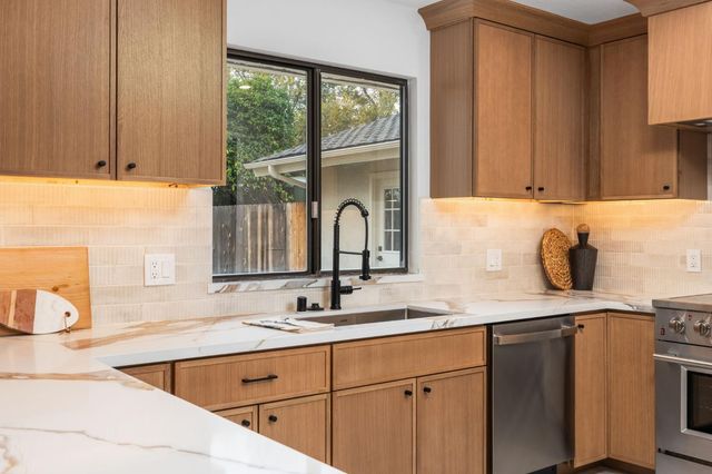 11208 N Fowler Avenue, Clovis, CA 93619