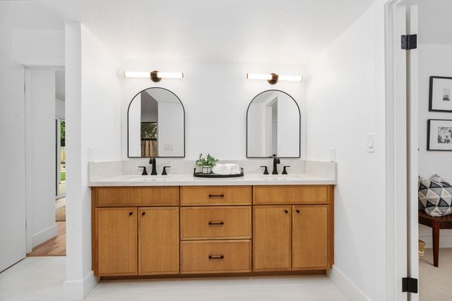 11208 N Fowler Avenue, Clovis, CA 93619