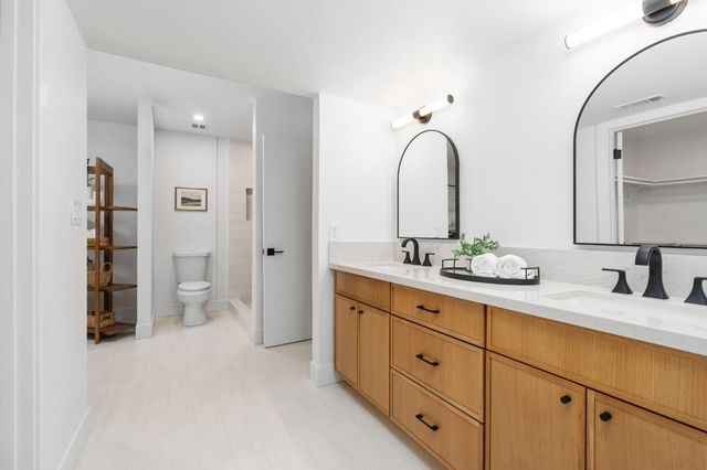 11208 N Fowler Avenue, Clovis, CA 93619