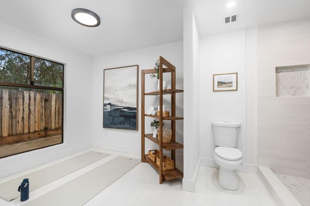 11208 N Fowler Avenue, Clovis, CA 93619