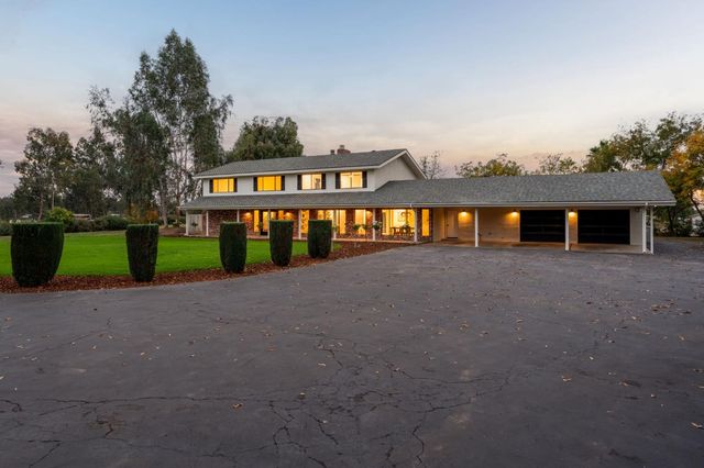 11208 N Fowler Avenue, Clovis, CA 93619