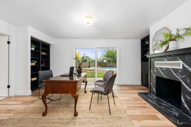 11208 N Fowler Avenue, Clovis, CA 93619