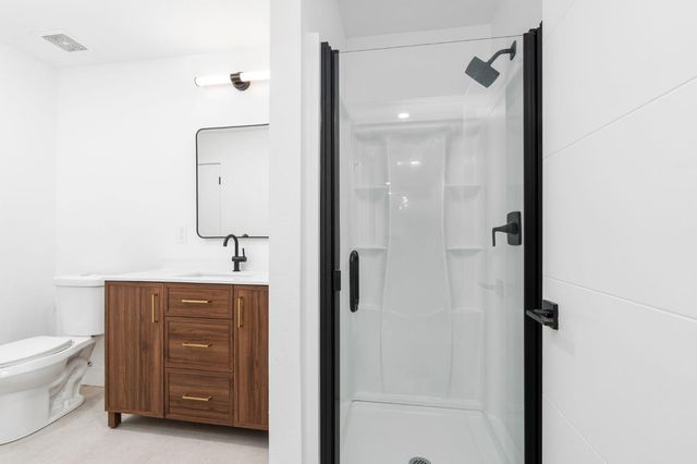 11208 N Fowler Avenue, Clovis, CA 93619