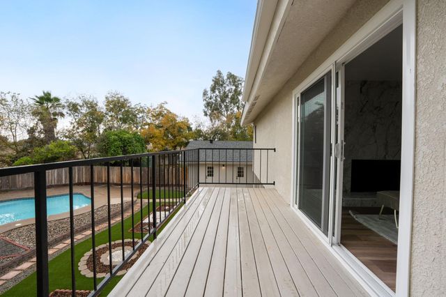 11208 N Fowler Avenue, Clovis, CA 93619