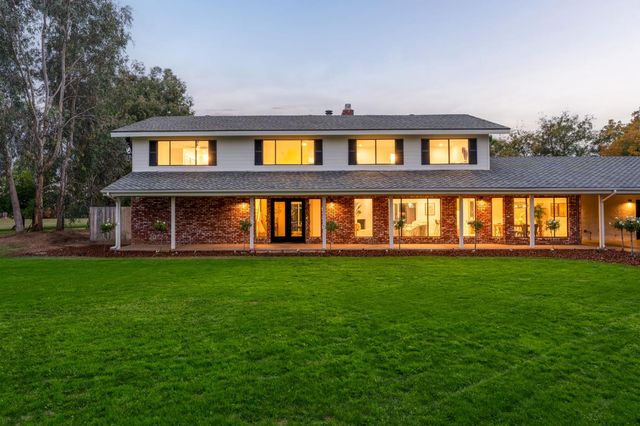 11208 N Fowler Avenue, Clovis, CA 93619