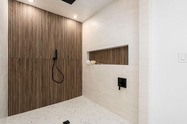 11208 N Fowler Avenue, Clovis, CA 93619