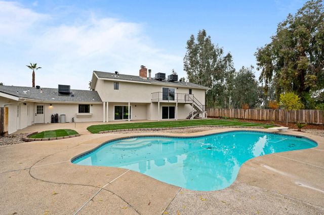 11208 N Fowler Avenue, Clovis, CA 93619