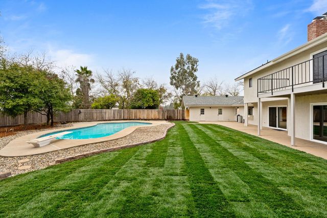 11208 N Fowler Avenue, Clovis, CA 93619