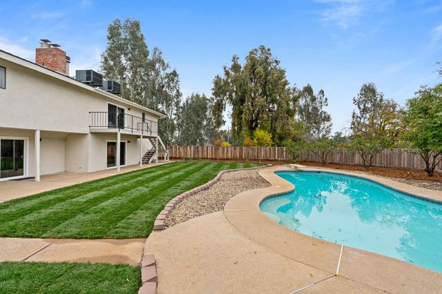 11208 N Fowler Avenue, Clovis, CA 93619