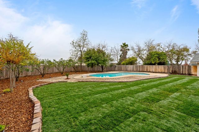 11208 N Fowler Avenue, Clovis, CA 93619