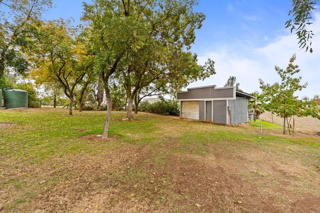 11208 N Fowler Avenue, Clovis, CA 93619