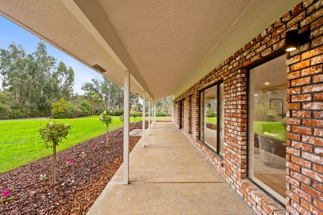 11208 N Fowler Avenue, Clovis, CA 93619