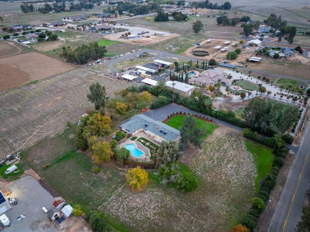 11208 N Fowler Avenue, Clovis, CA 93619