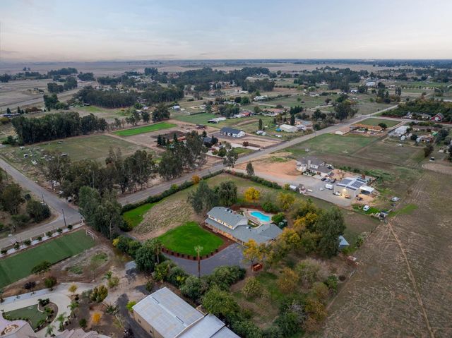 11208 N Fowler Avenue, Clovis, CA 93619