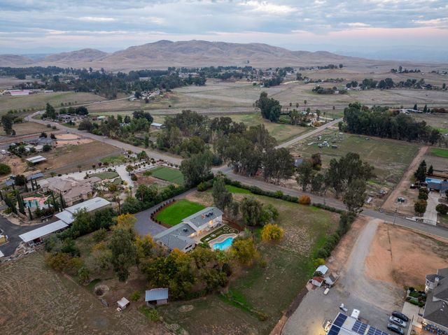 11208 N Fowler Avenue, Clovis, CA 93619