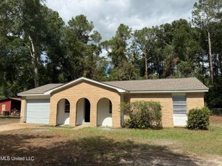 2654 Ridgeway Drive, Gautier, MS 39553