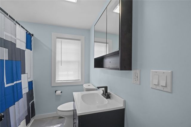 95 Harmony Court, Warwick, RI 02889