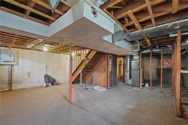 95 Harmony Court, Warwick, RI 02889