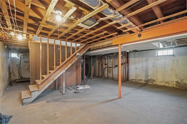 95 Harmony Court, Warwick, RI 02889