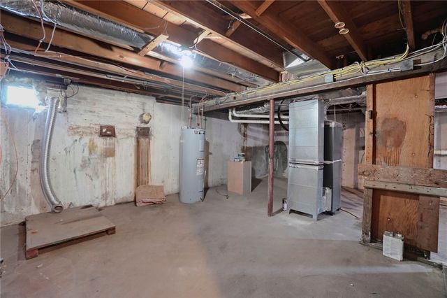 95 Harmony Court, Warwick, RI 02889