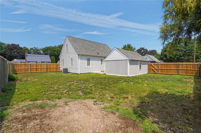 95 Harmony Court, Warwick, RI 02889