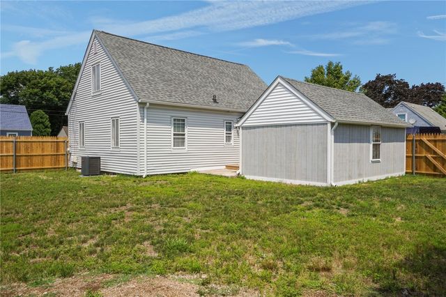 95 Harmony Court, Warwick, RI 02889
