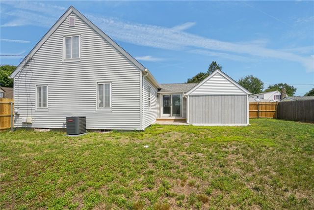 95 Harmony Court, Warwick, RI 02889