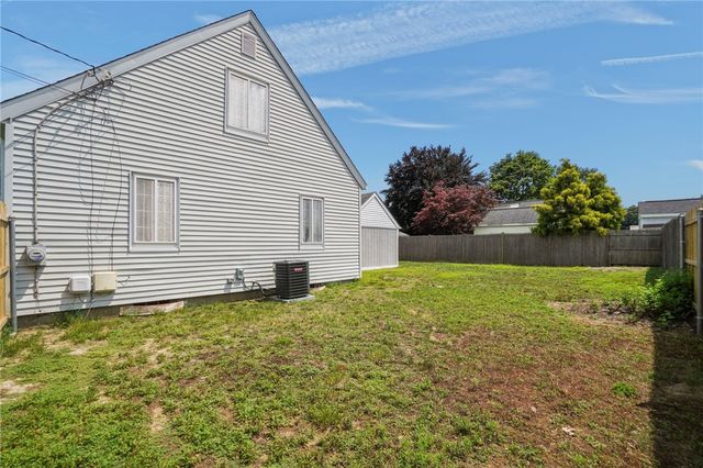 95 Harmony Court, Warwick, RI 02889
