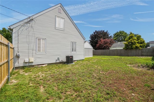 95 Harmony Court, Warwick, RI 02889